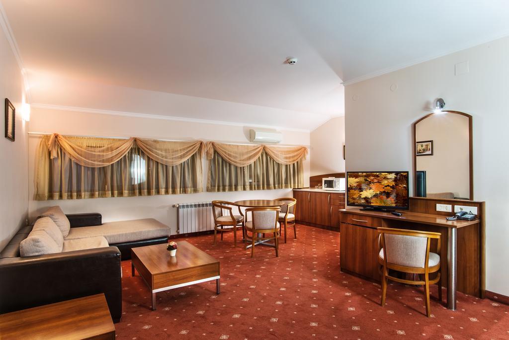 Hotel Izvor Starozagorski Bani Exterior photo