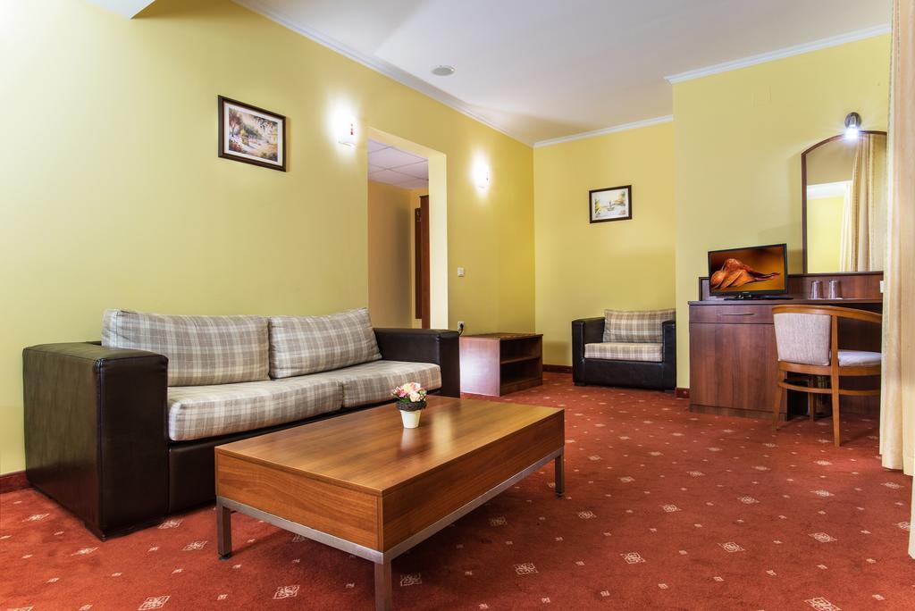 Hotel Izvor Starozagorski Bani Exterior photo